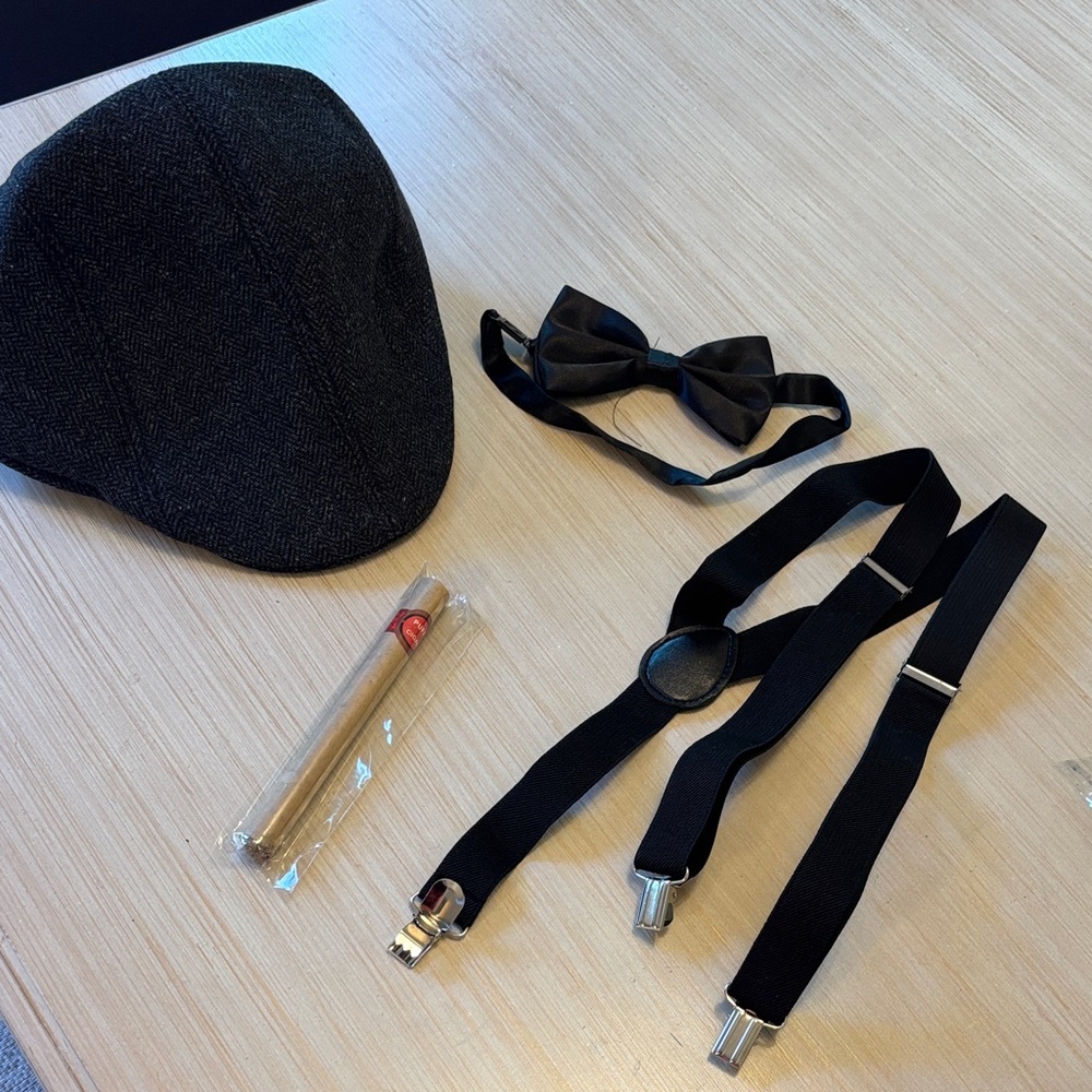 1920s Men’s Halloween Accessories Black Set of 4 to match Flapper costume